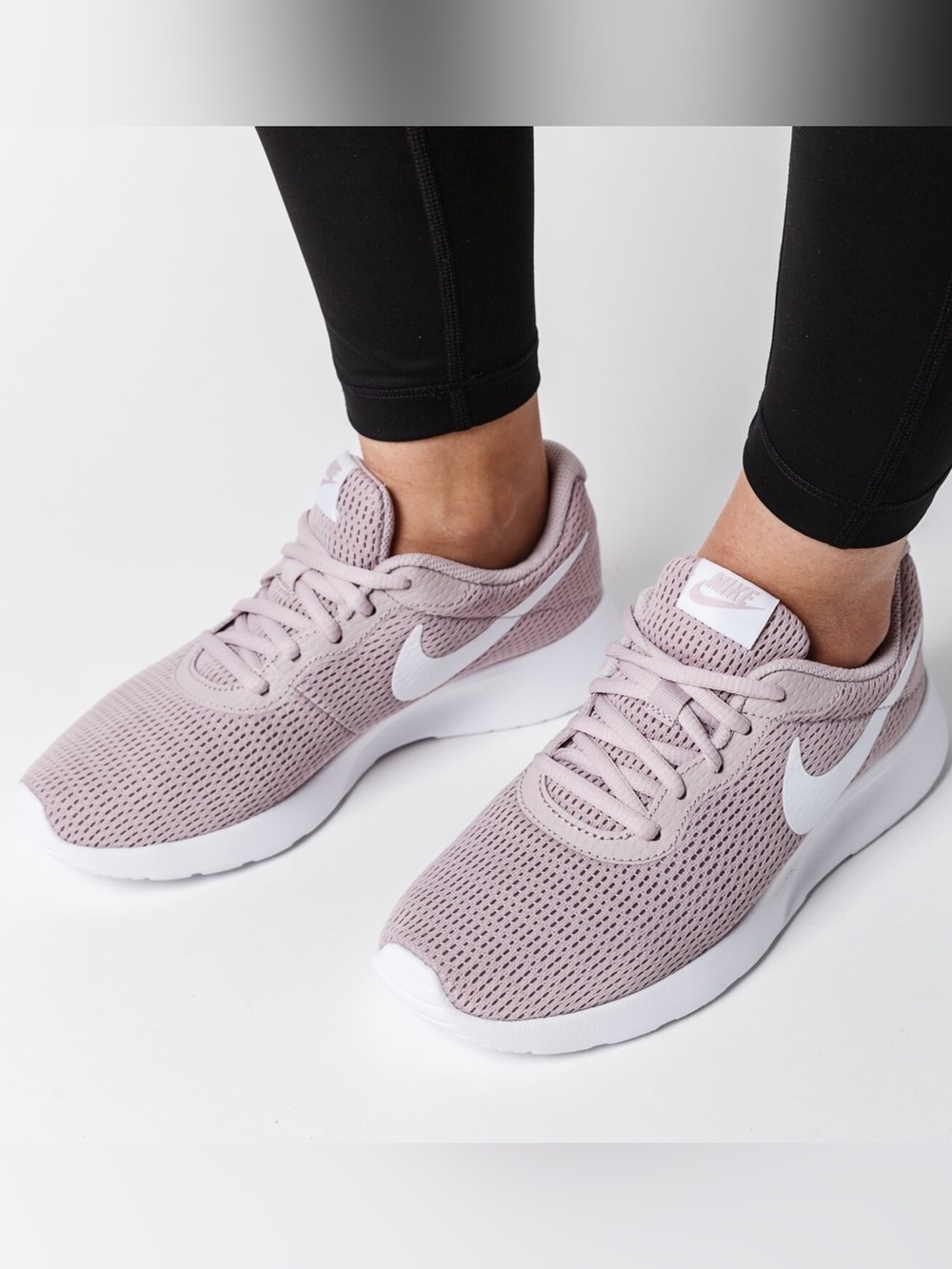 Nike Tanjun Running Shoes Practical Rose Women’s size 8.5